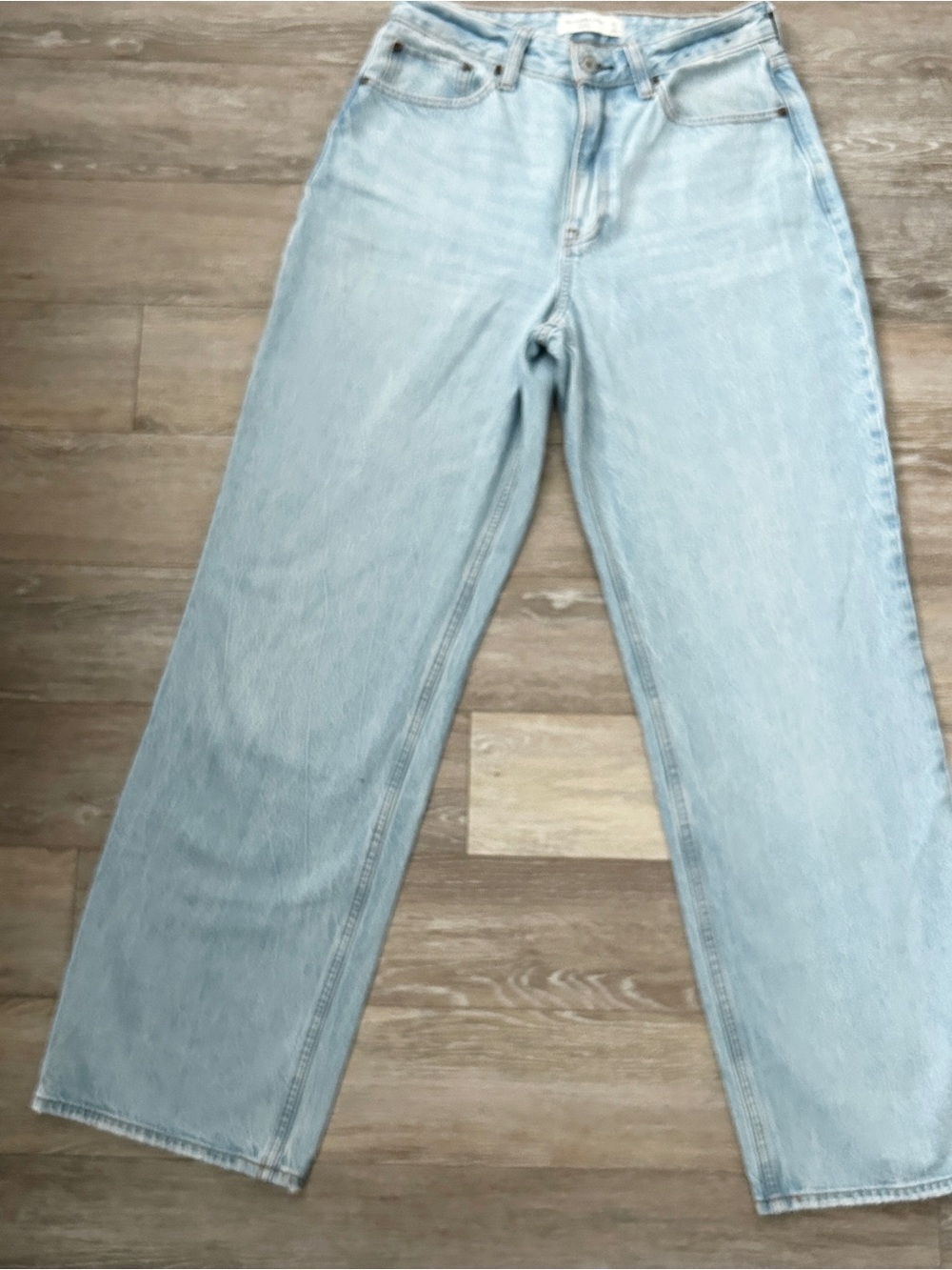 Light Wash Wide Leg Women’s Jeans - Classic High Rise